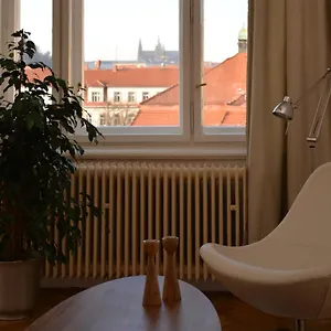 Beautiful View On The Castle Close To The Centre Apartment